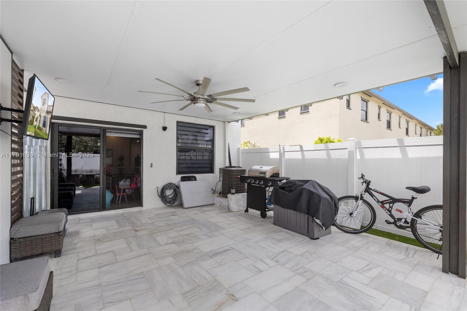 3289 W 106th Ter, Hialeah, Florida image 43