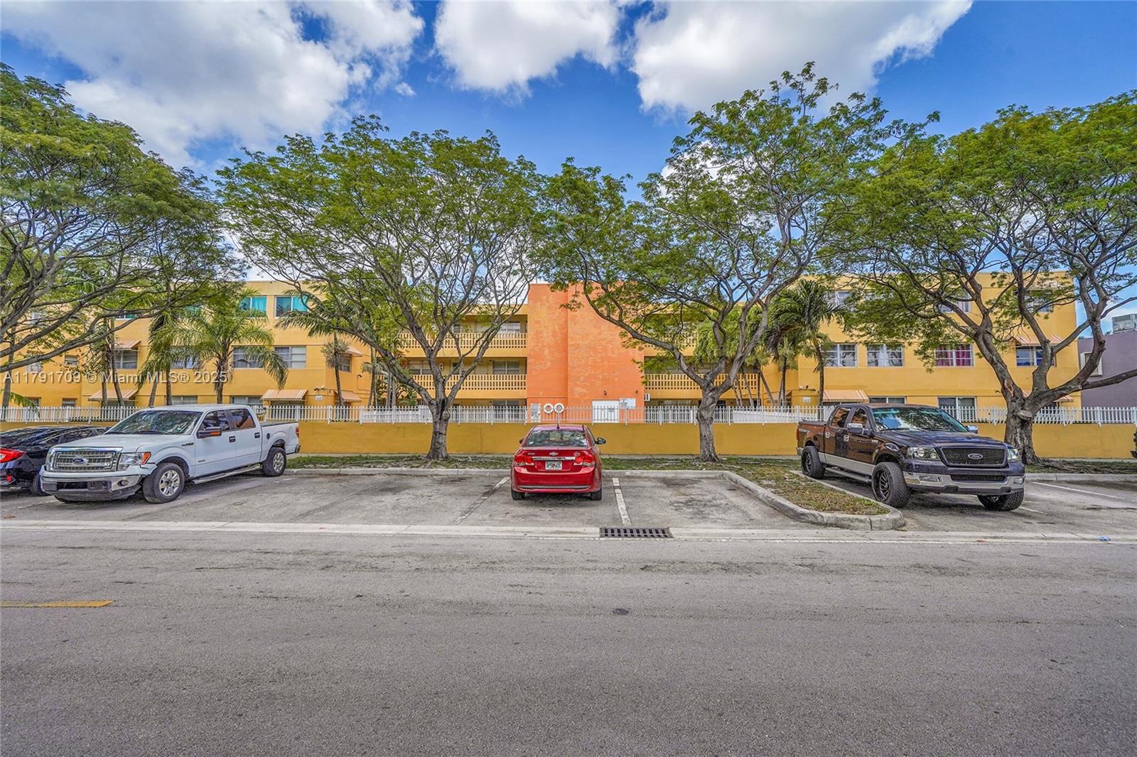 1851 NE 168th St #A8, North Miami Beach, Florida image 7
