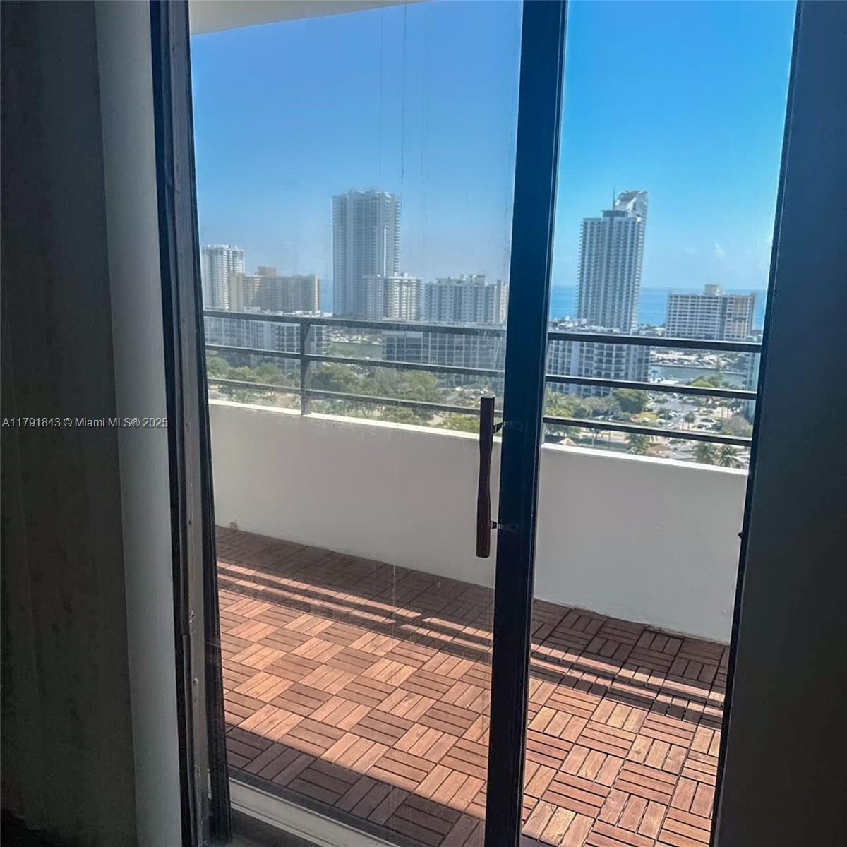 2500 Parkview Dr #2004, Hallandale Beach, Florida image 21
