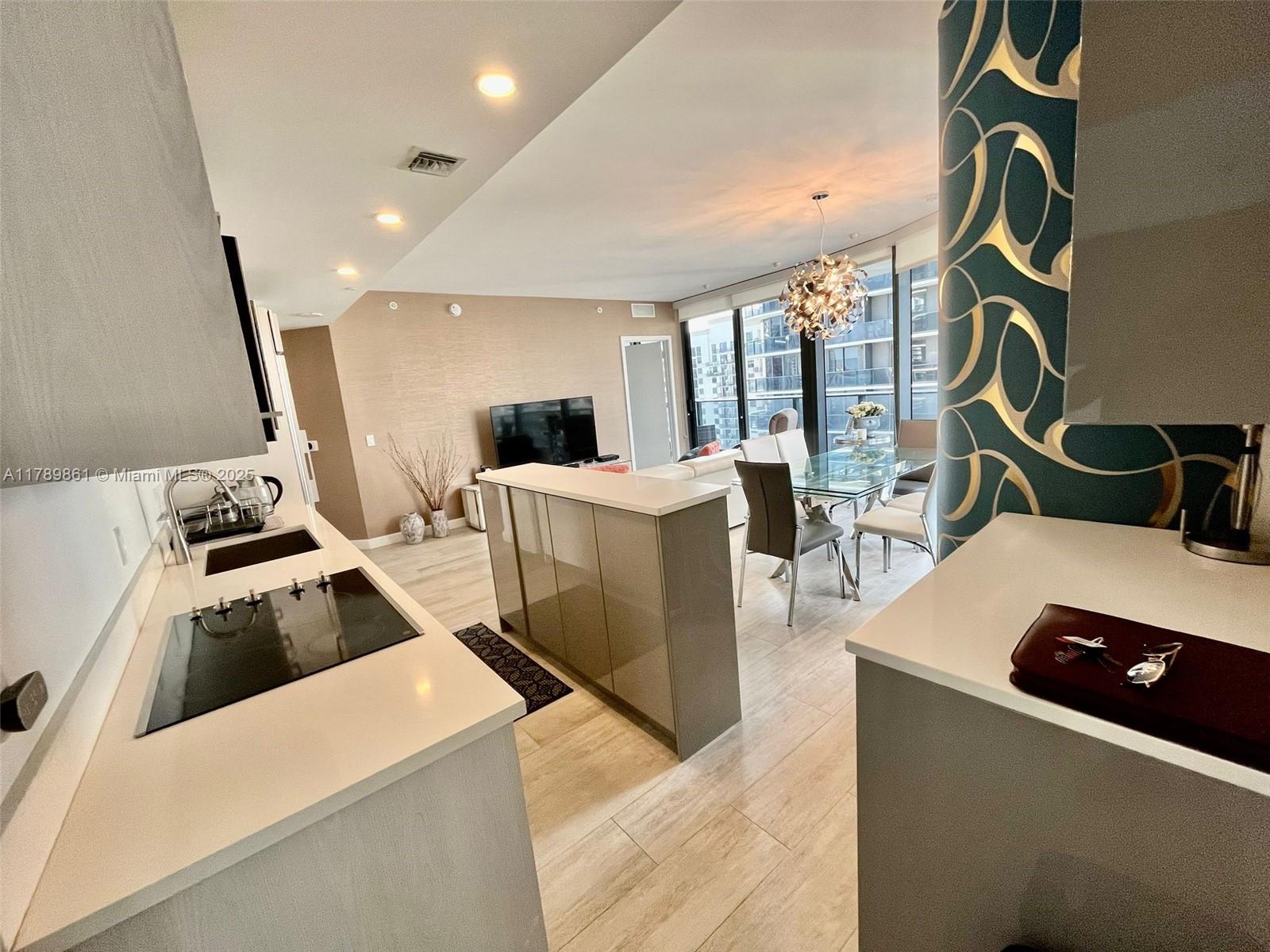 45 SW 9th St #3008, Miami FL 33130