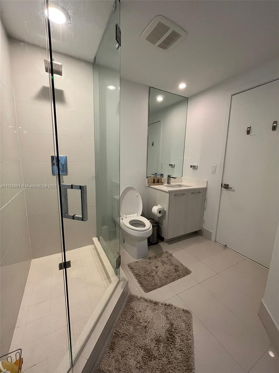45 SW 9th St #3008, Miami FL 33130