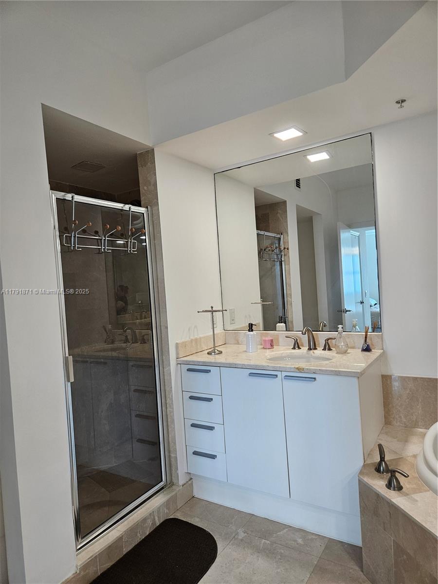 15051 Royal Oaks Ln #2202, North Miami, Florida image 14