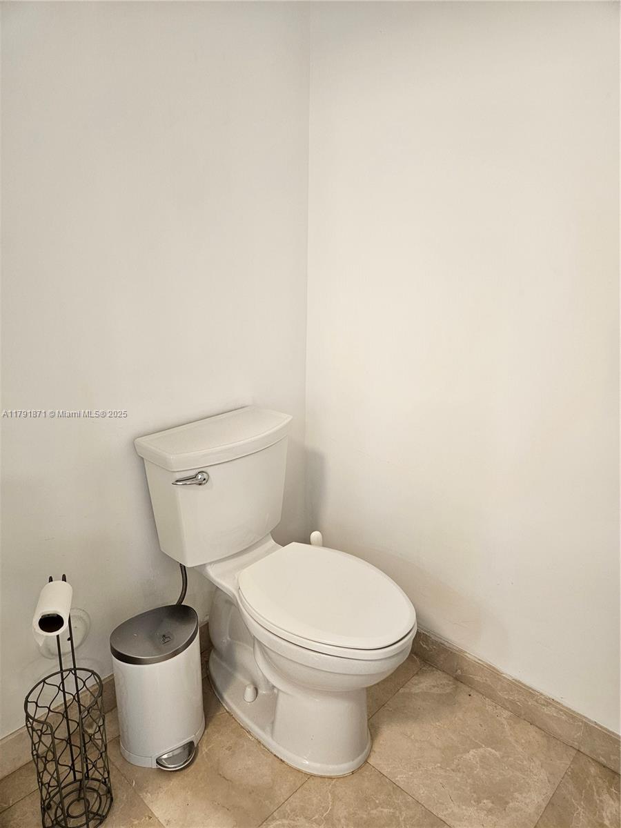 15051 Royal Oaks Ln #2202, North Miami, Florida image 16