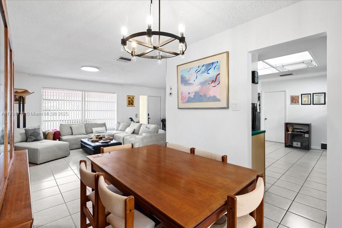 8301 NW 57th Pl, Tamarac, Florida image 13