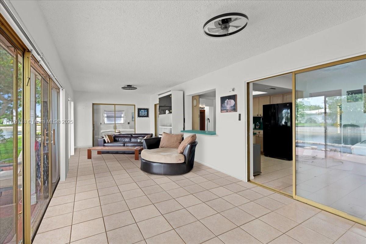 8301 NW 57th Pl, Tamarac, Florida image 27