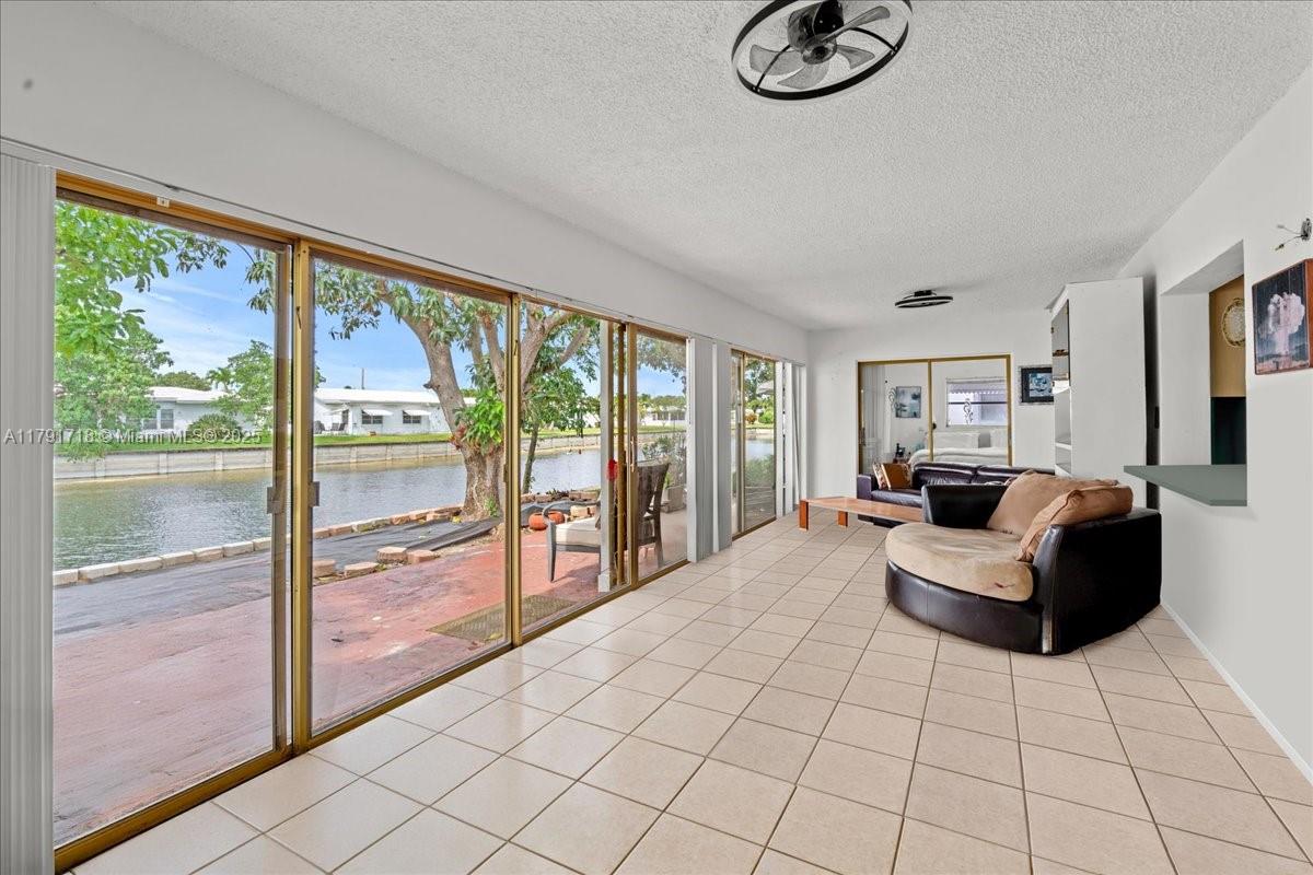 8301 NW 57th Pl, Tamarac, Florida image 29