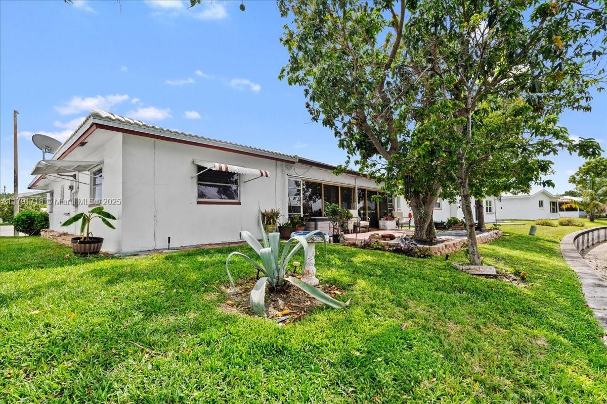 8301 NW 57th Pl, Tamarac, Florida image 31