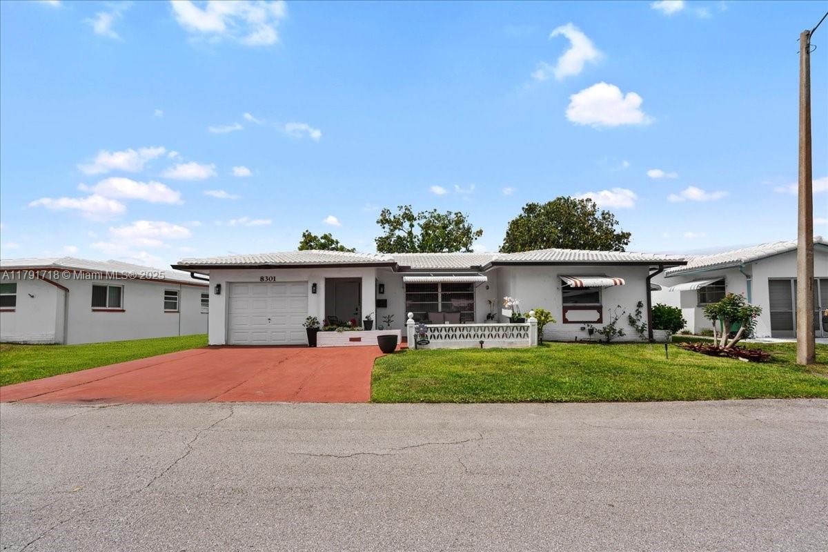 8301 NW 57th Pl, Tamarac, Florida image 4