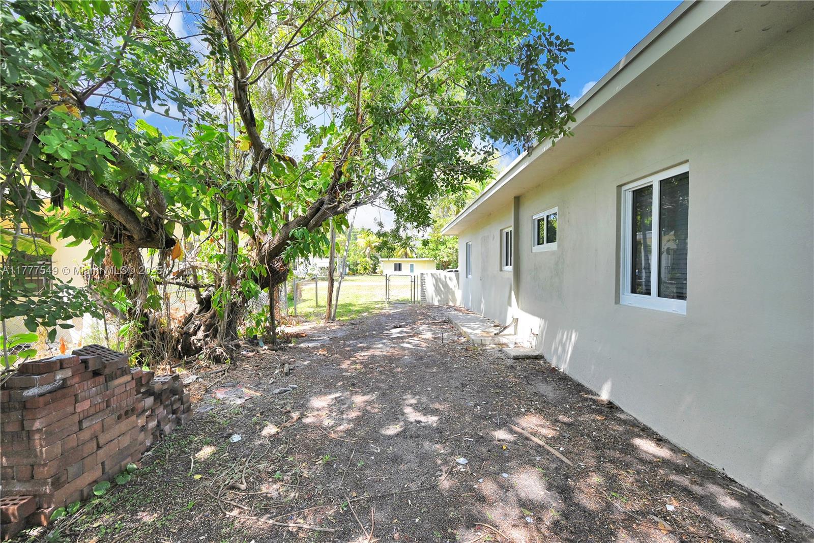 Listing Photo 8