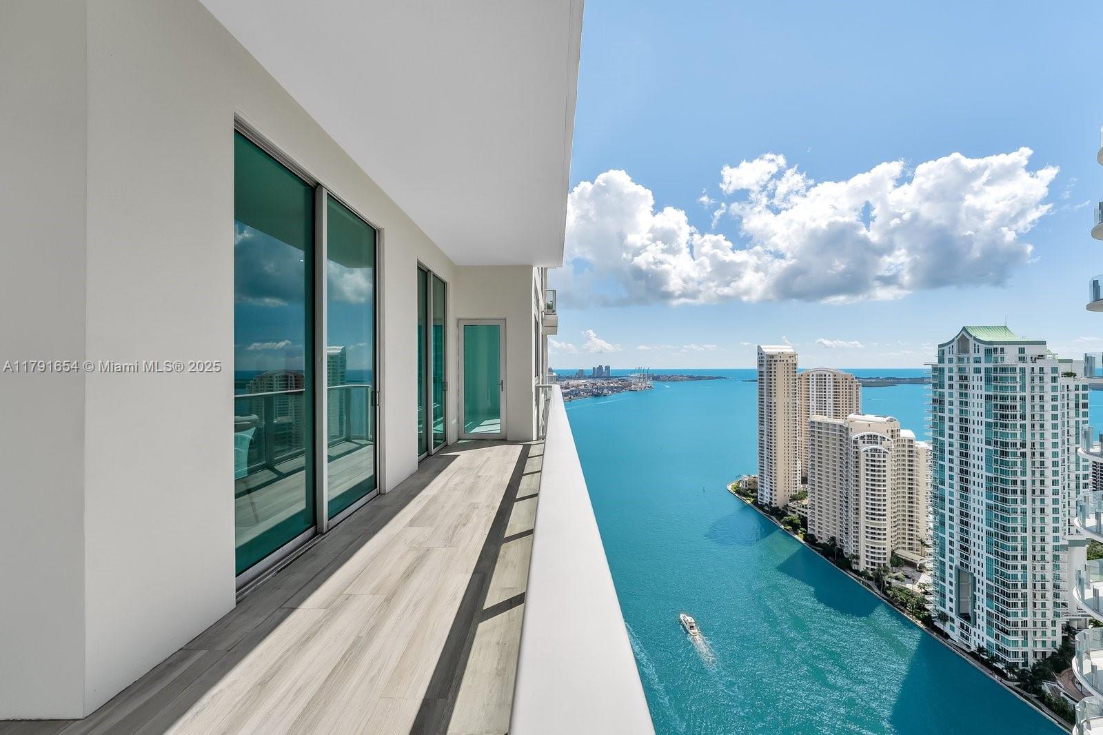 300 Biscayne Blvd Unit P H-3902, Miami, Florida 33131