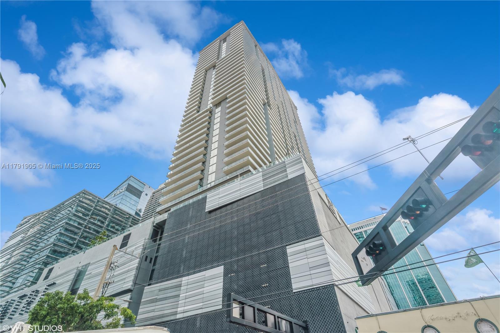 88 SW 7th St #2508, Miami FL 33130