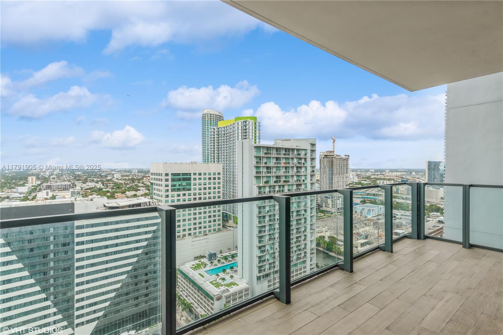 88 SW 7th St #2508, Miami FL 33130