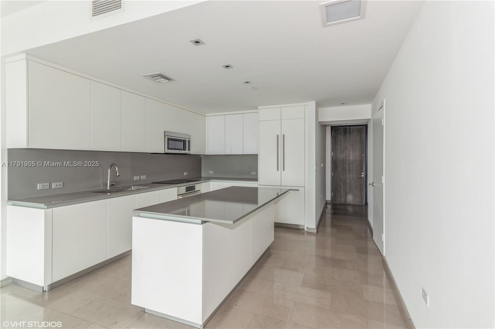 88 SW 7th St #2508, Miami FL 33130