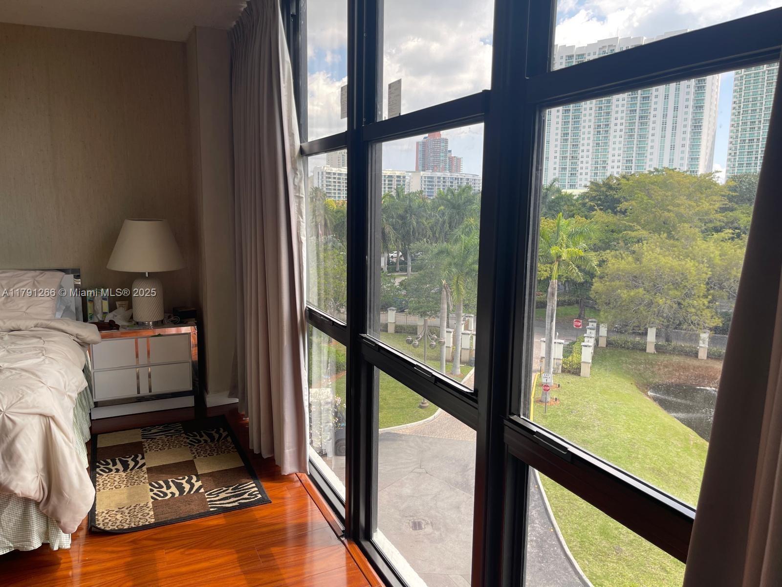 Listing Photo 11
