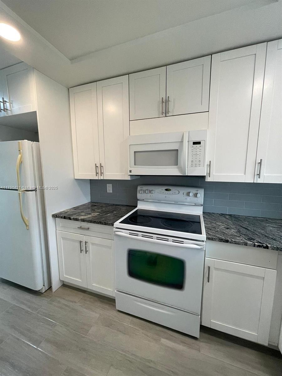 9851 Sandalfoot Blvd #208, Boca Raton, Florida image 4