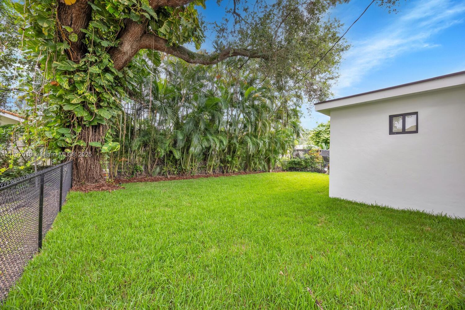 305 Fluvia Ave, Coral Gables, Florida image 19