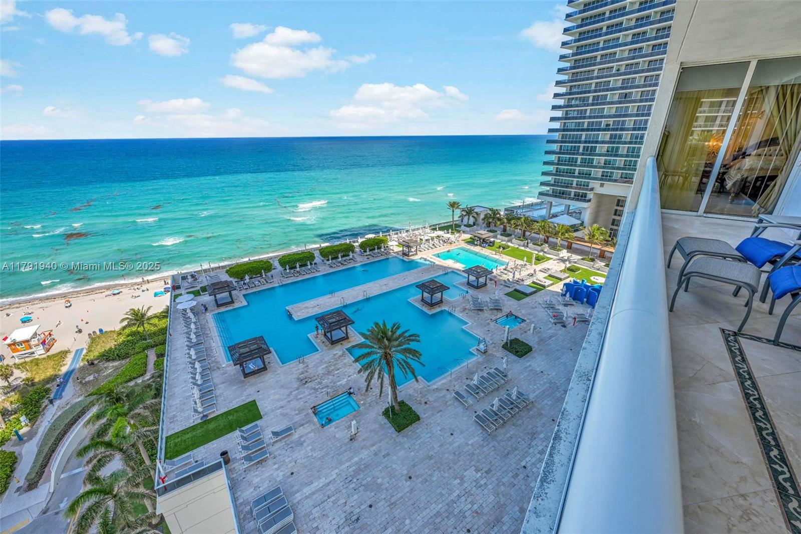 Condo for Rent in Hallandale Beach, FL