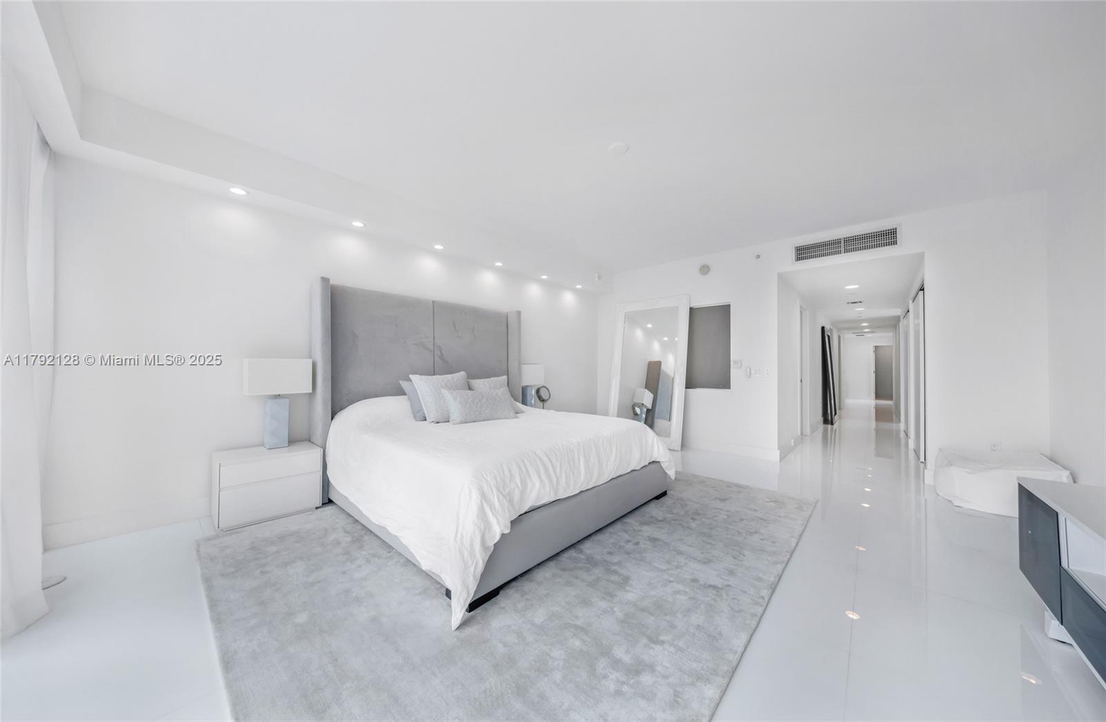 2950 NE 188th St #547, Aventura FL 33180