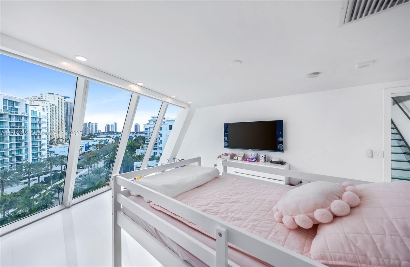 2950 NE 188th St #547, Aventura FL 33180