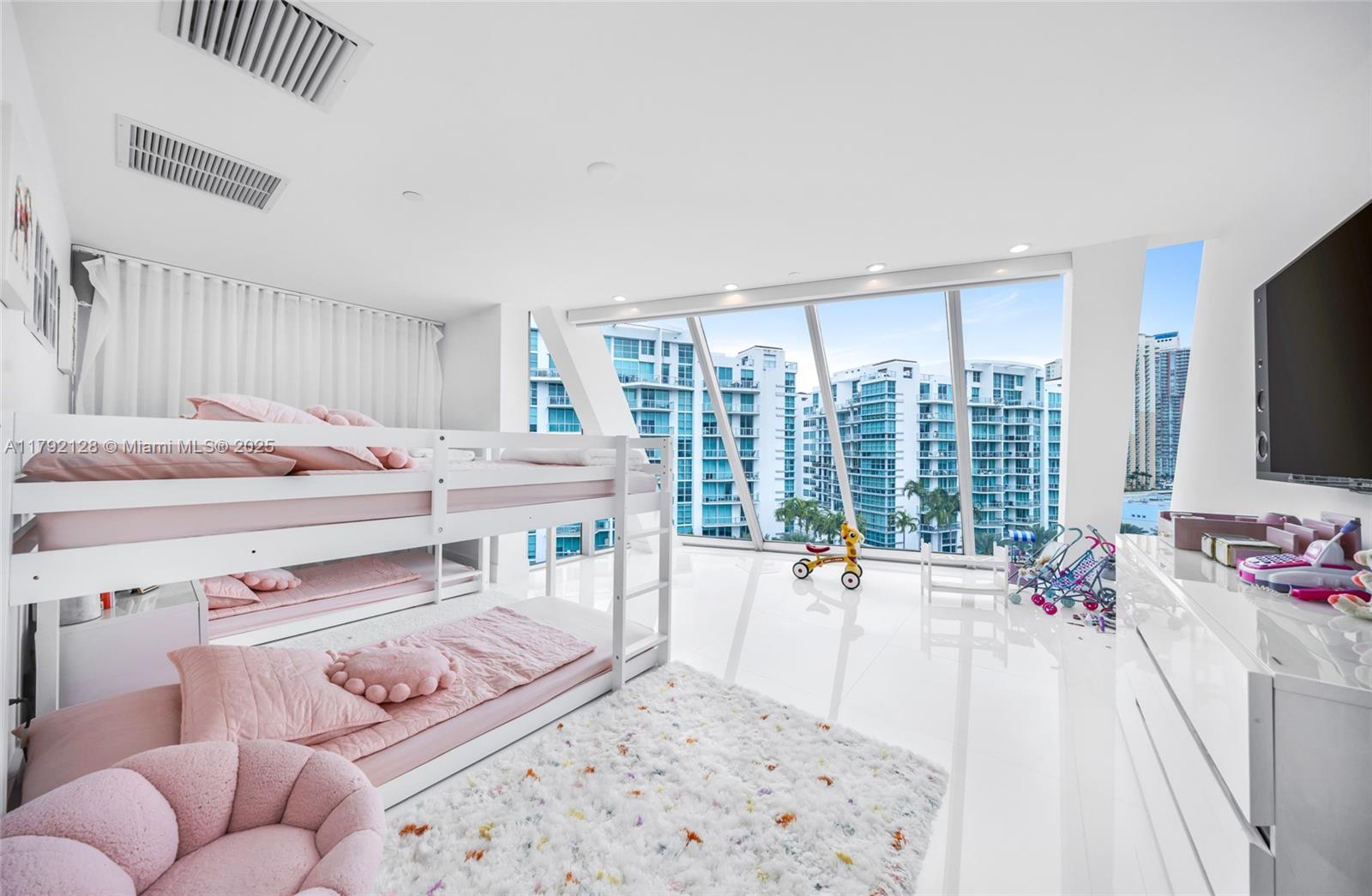 2950 NE 188th St #547, Aventura FL 33180