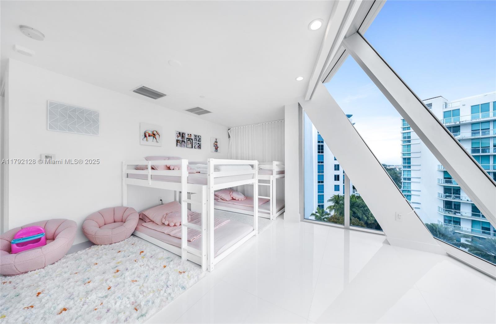 2950 NE 188th St #547, Aventura FL 33180