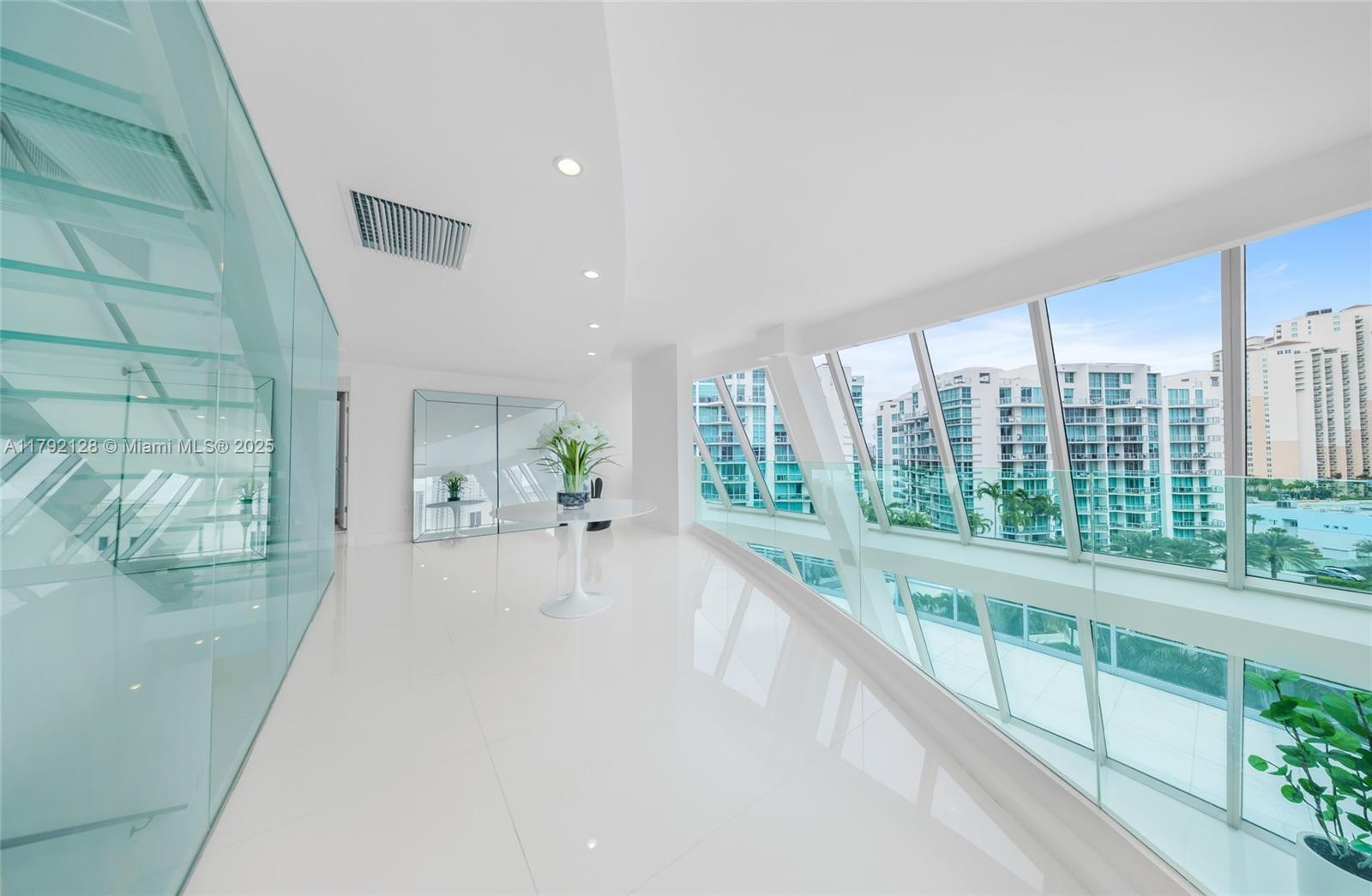 2950 NE 188th St #547, Aventura FL 33180