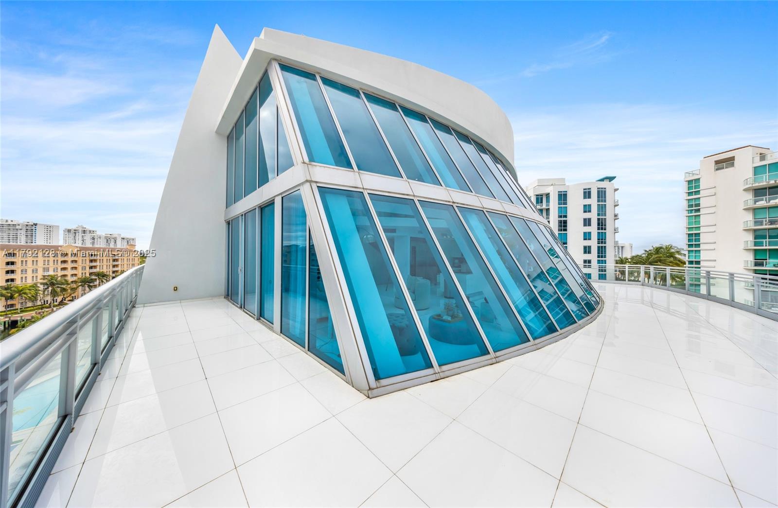 2950 NE 188th St #547, Aventura FL 33180