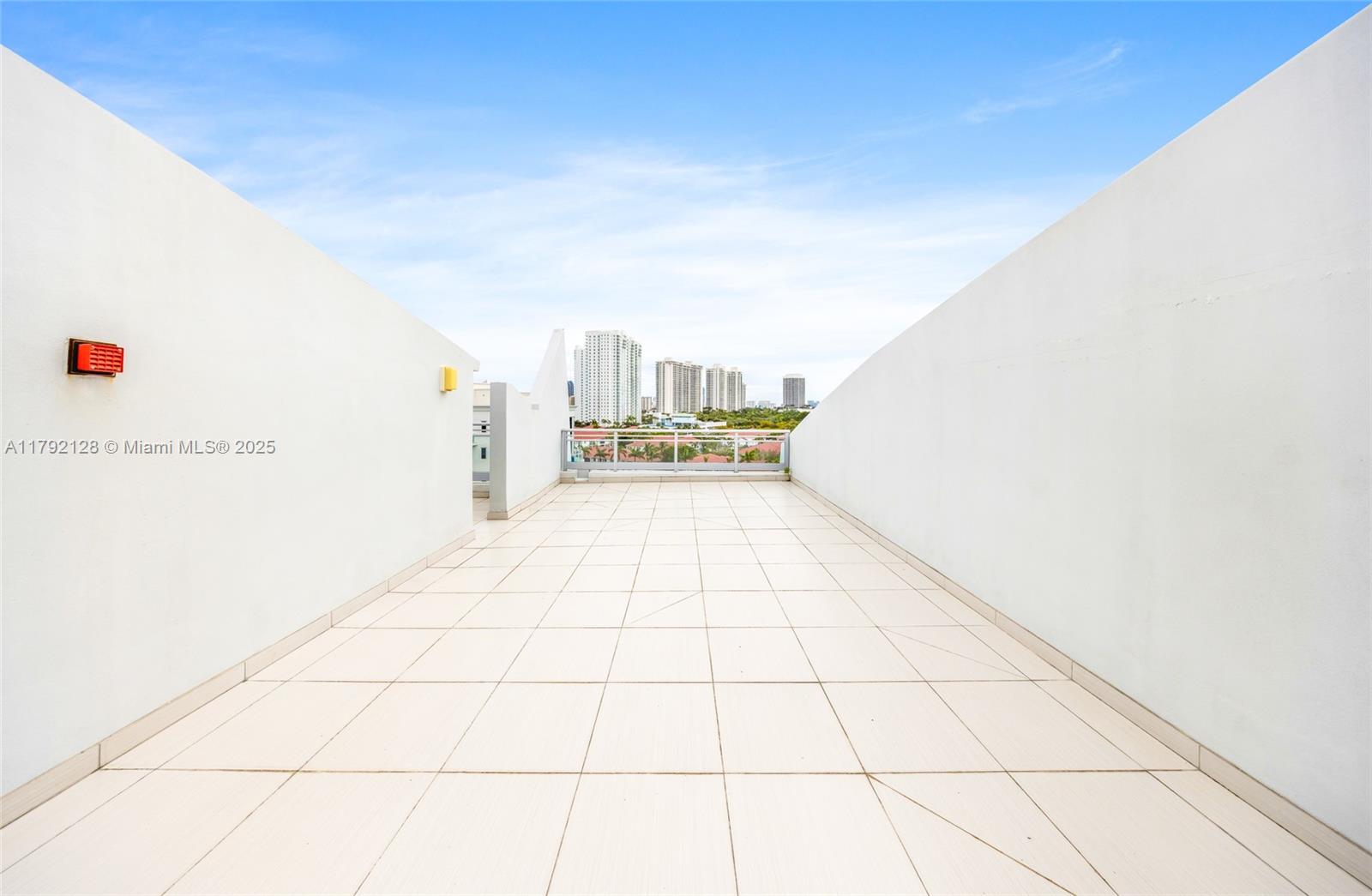 2950 NE 188th St #547, Aventura FL 33180