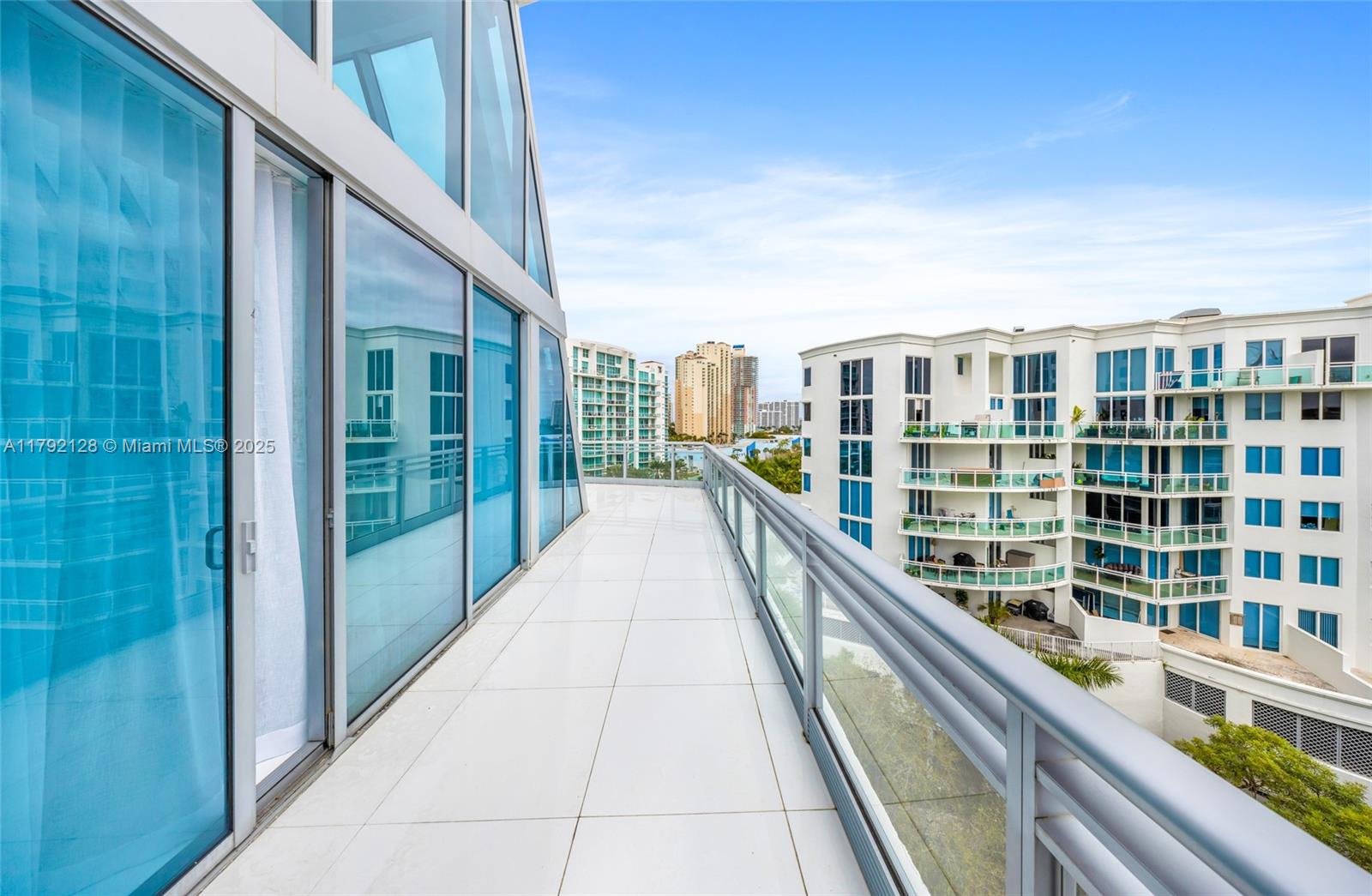 2950 NE 188th St #547, Aventura FL 33180