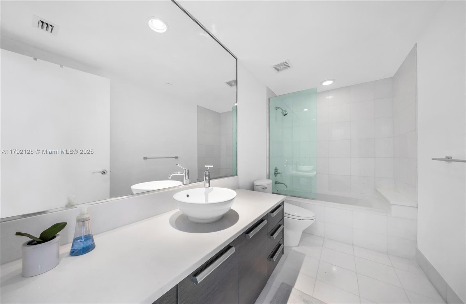 2950 NE 188th St #547, Aventura FL 33180