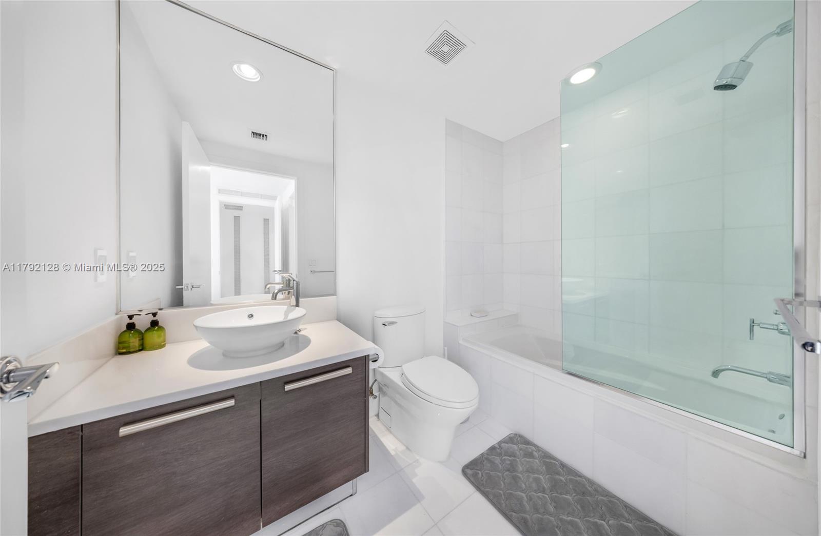2950 NE 188th St #547, Aventura FL 33180