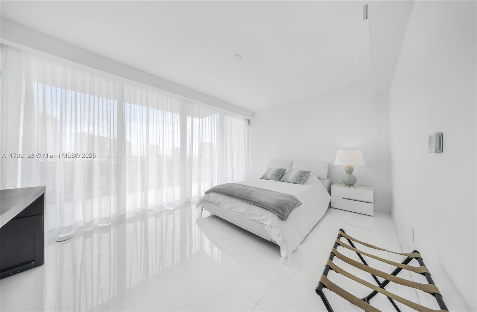 2950 NE 188th St #547, Aventura FL 33180