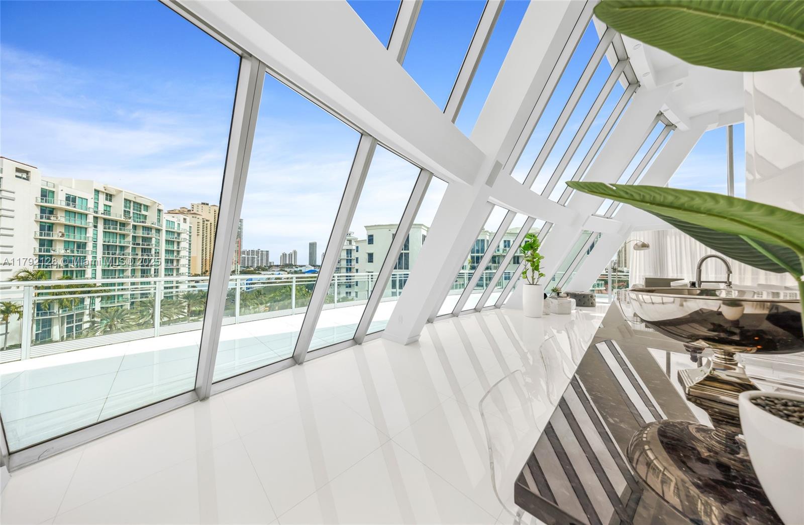 2950 NE 188th St #547, Aventura FL 33180