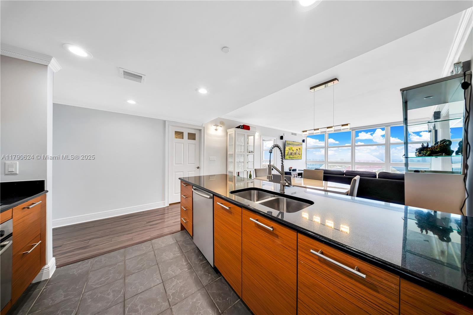 Property photo # 4