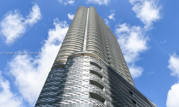 Condo for Sale in Miami, FL