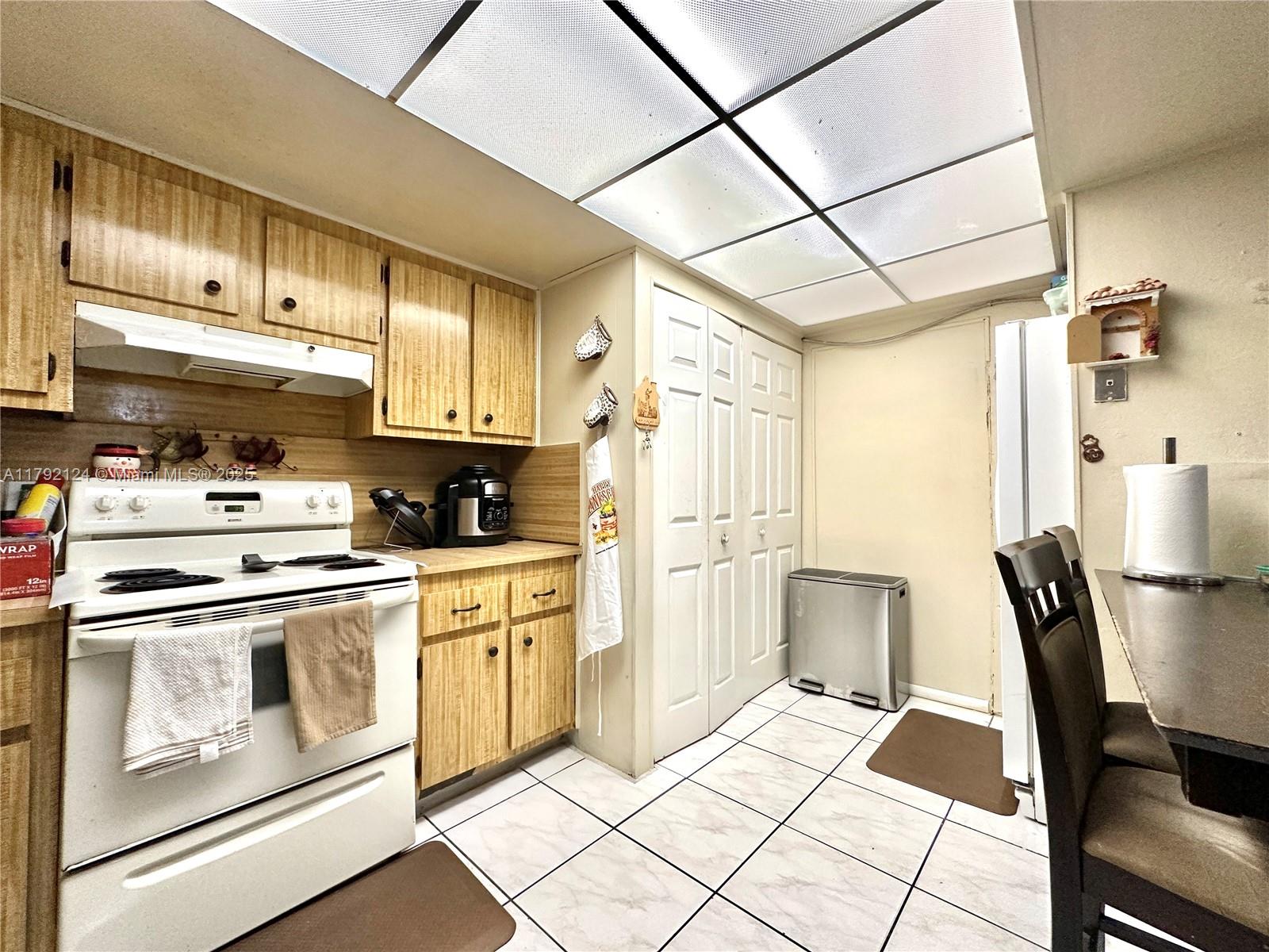 8135 W 9th Ave, Hialeah, Florida image 18