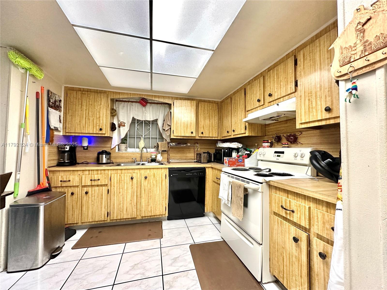 8135 W 9th Ave, Hialeah, Florida image 19
