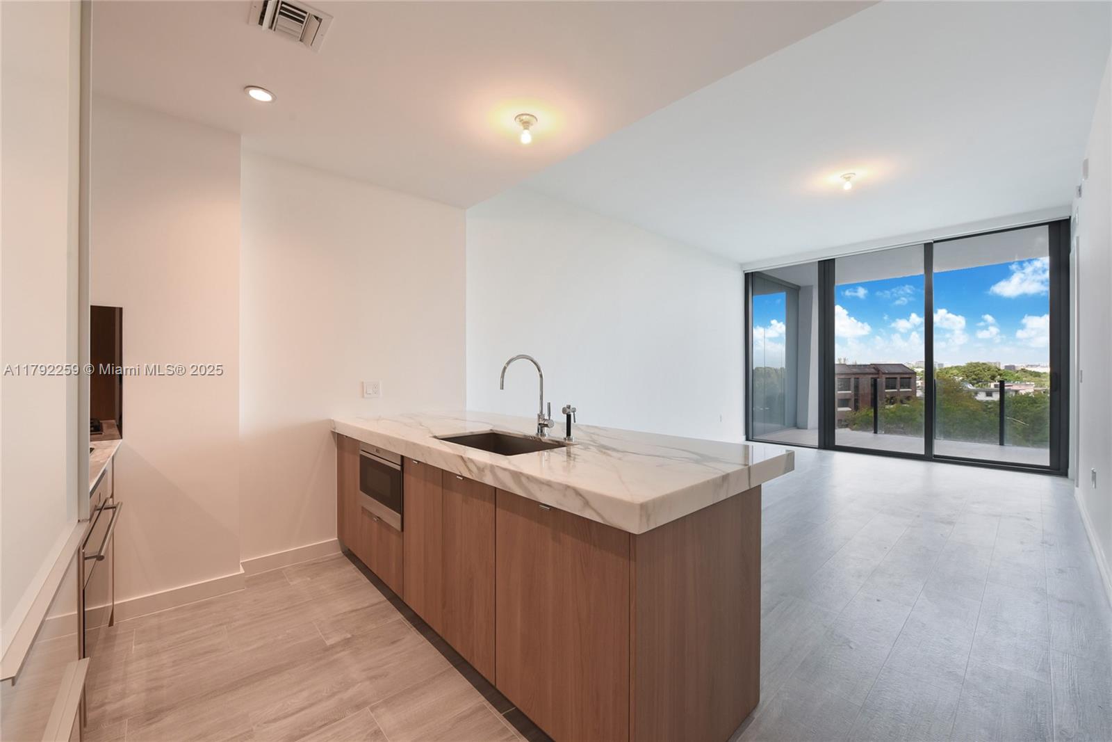 Apartamento para Alugar em Coconut Grove, FL