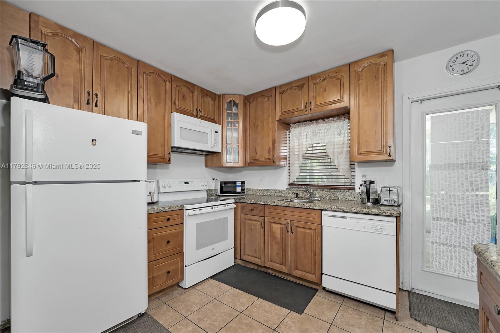 Listing Photo 12