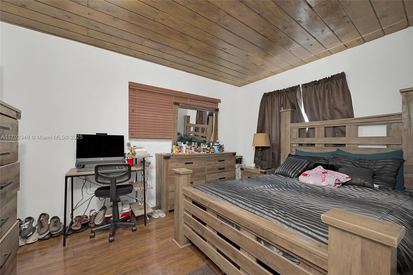 Listing Photo 17
