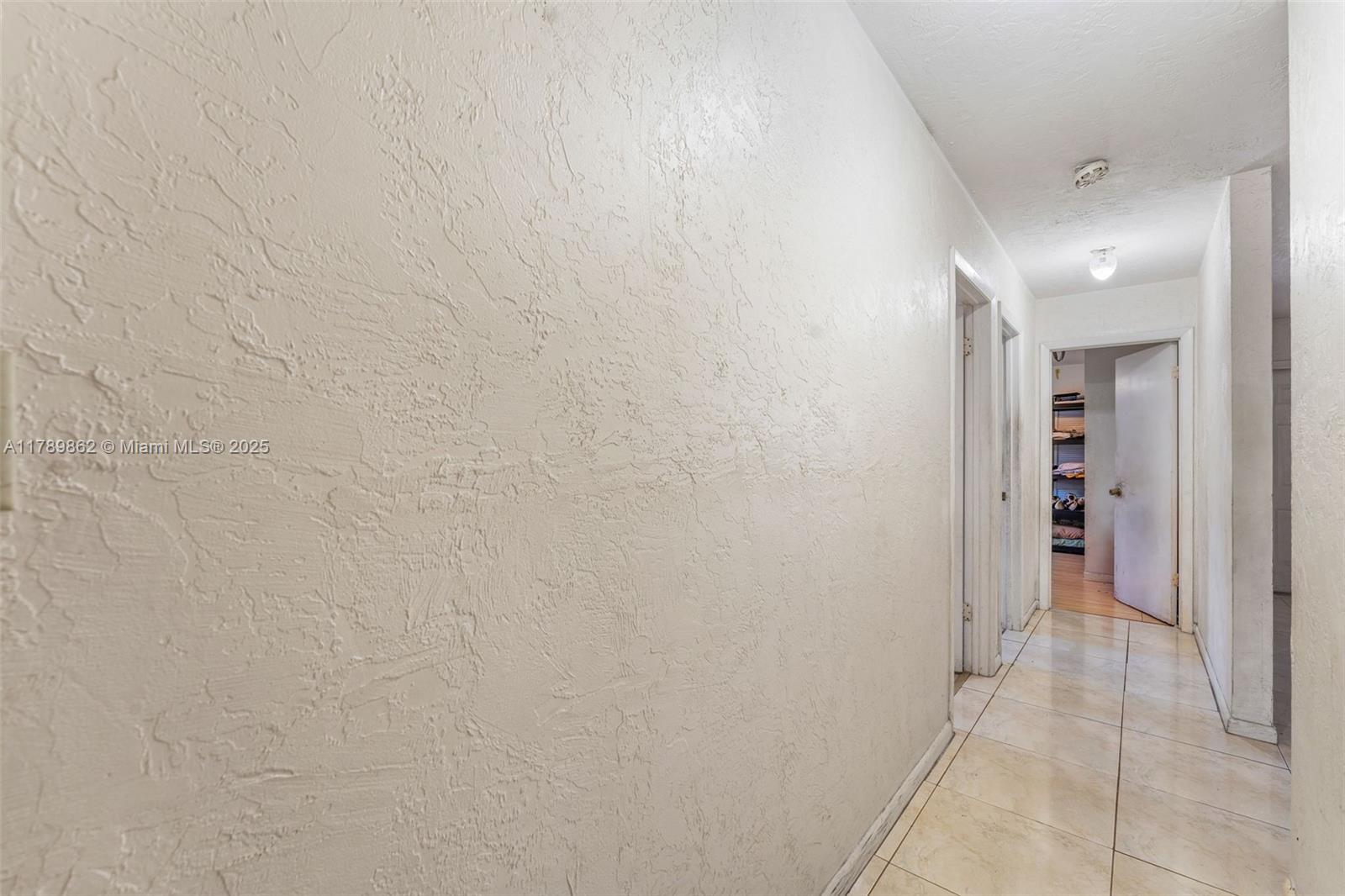 744 NW 7th St, Hallandale Beach, Florida image 17