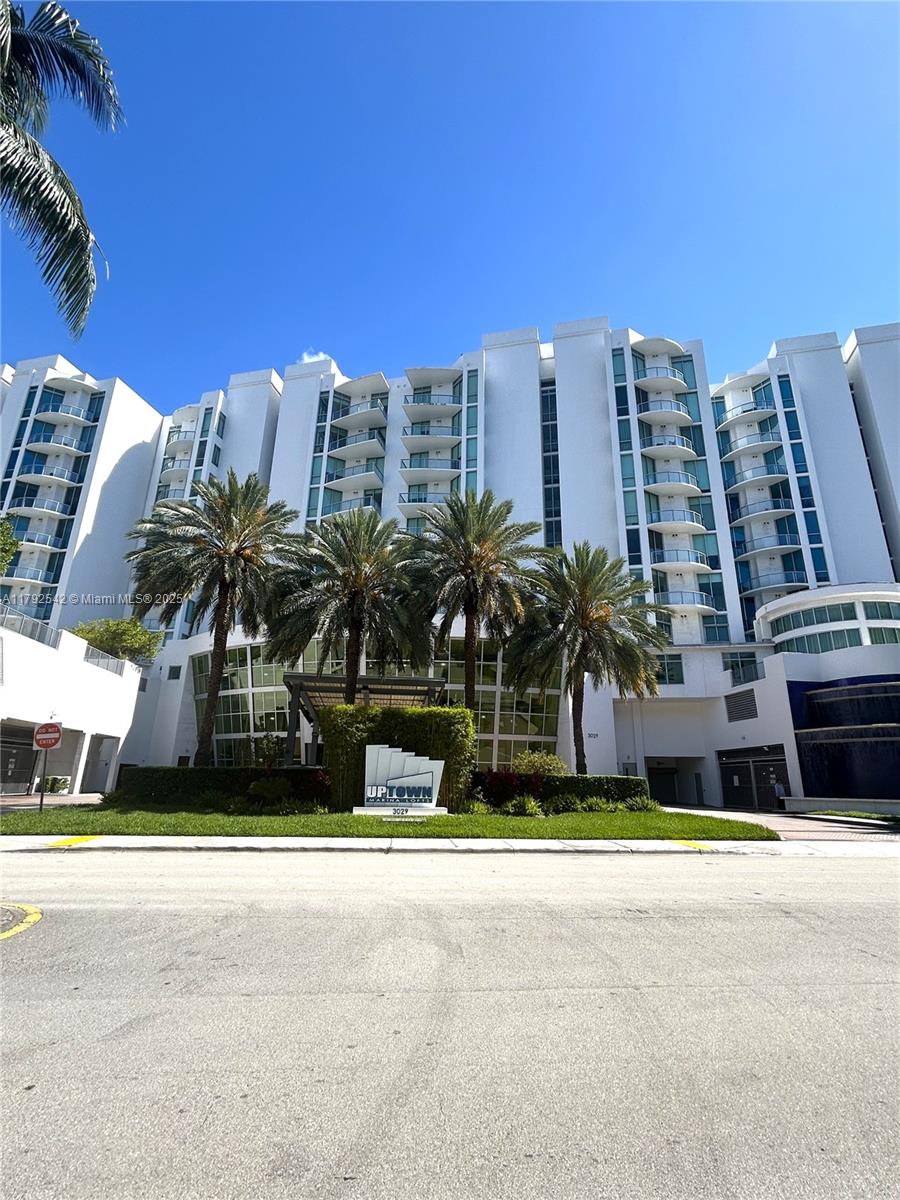 3029 NE 188th St #905, Aventura, Florida image 3