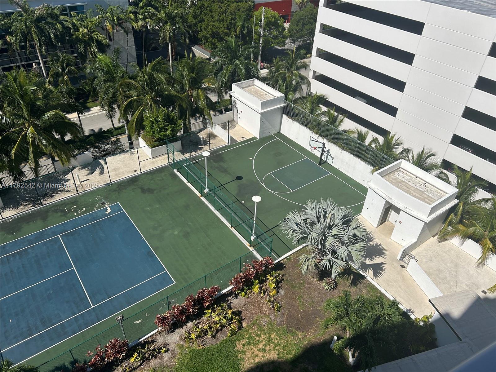 3029 NE 188th St #905, Aventura, Florida image 38