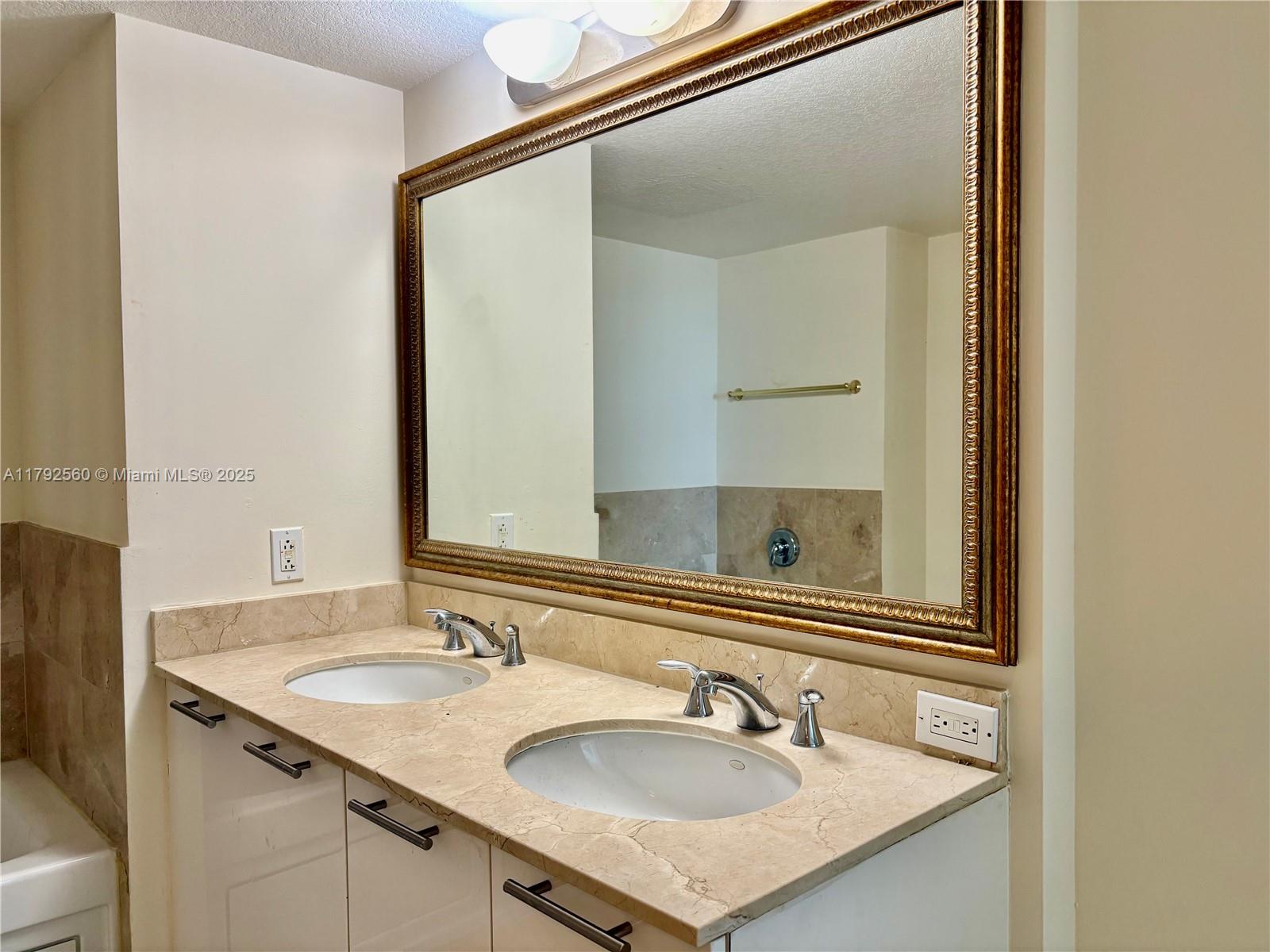 1800 N BAYSHORE DRIVE #3311, Miami FL 33132