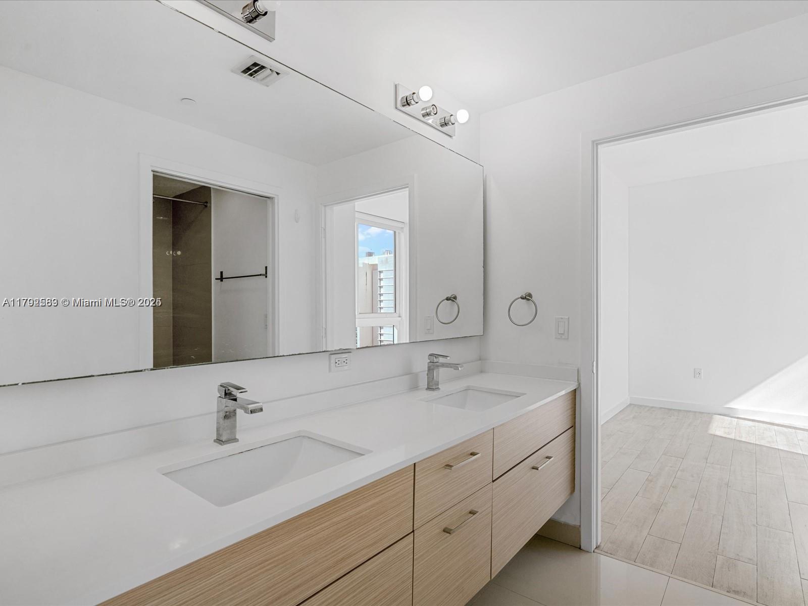 600 NE 27th St #2505, Miami FL 33137