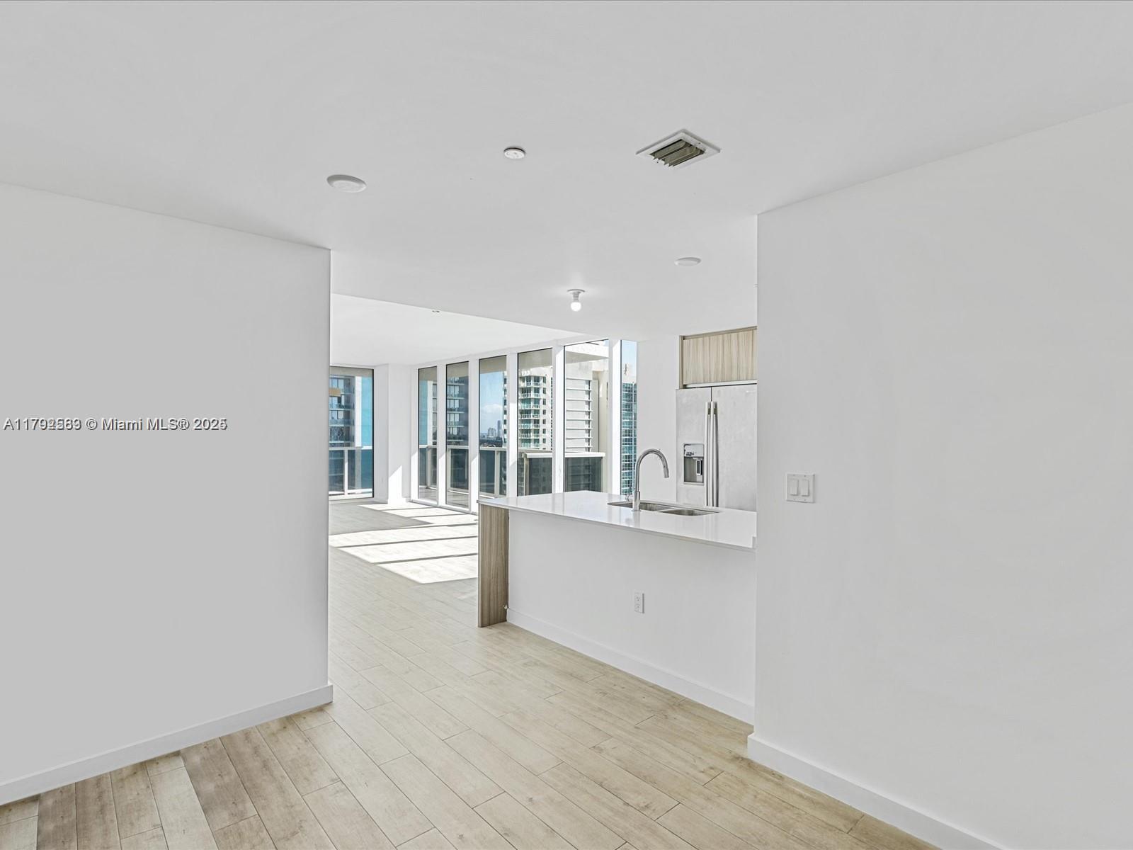 600 NE 27th St #2505, Miami FL 33137