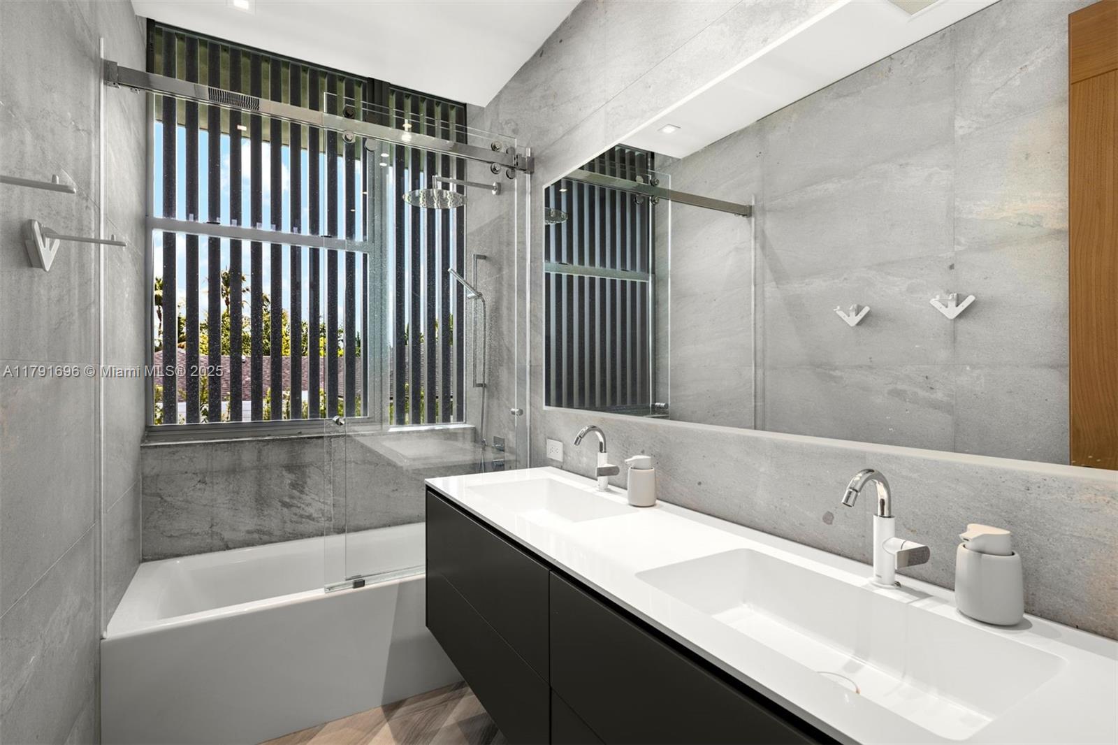 310 Redwood Lane, Key Biscayne, Florida image 24