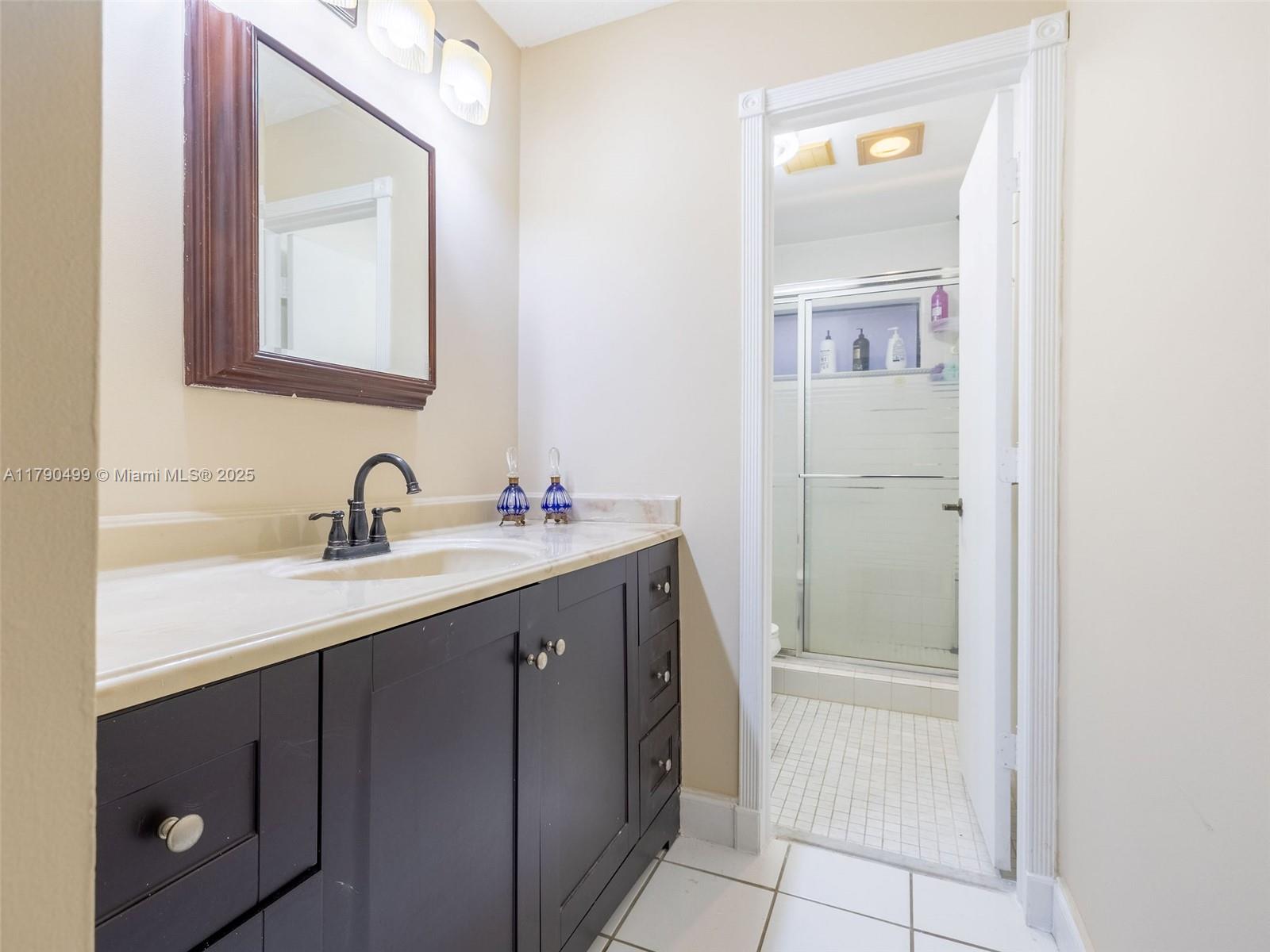 370 Fairway Cir #13, Weston, Florida image 18