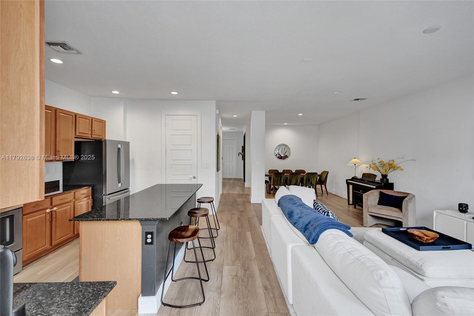 Listing Photo 11