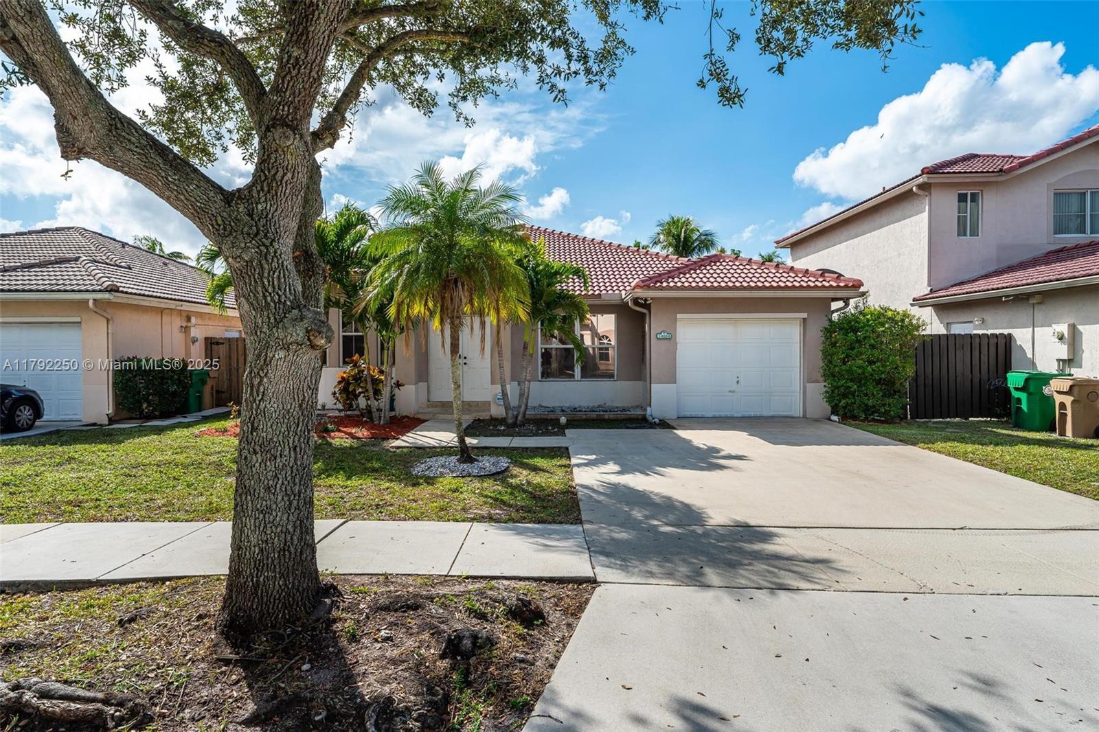 14024 N Cypress Cove Cir, Davie, Florida image 18
